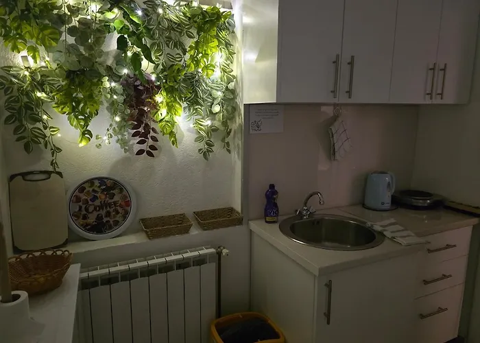 Cozy In The Center *